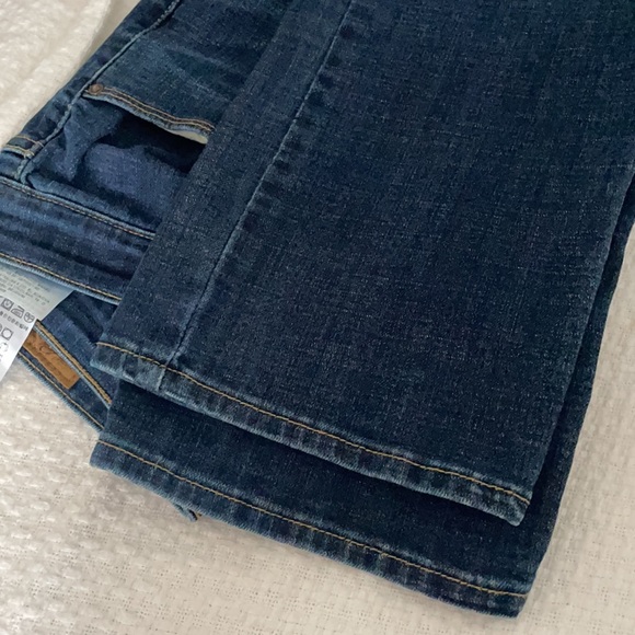 Mid-rise Straight Levi’s - Picture 5 of 7